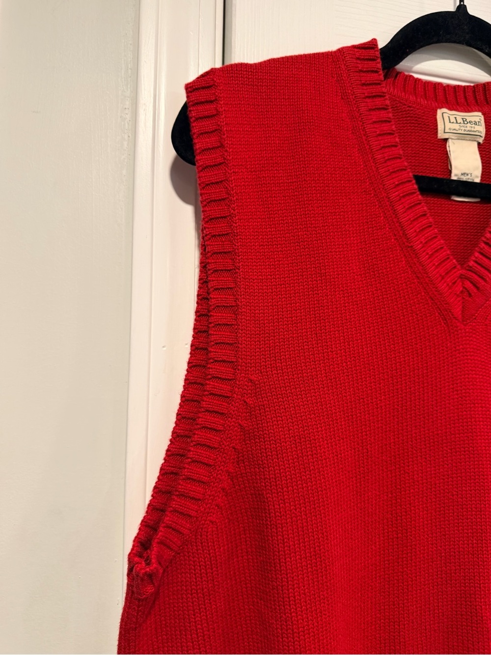L.L.Bean Size M Red 100% Cotton V-Neck Sweater Vest Preppy Classic Holiday - Picture 6 of 8